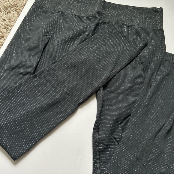 🩷ATHLETA SEAMLESS GLITTER SPARKLE BLUE SIZE MEDIUM TRENDING LEGGINGS PANTS - Picture 4 of 9